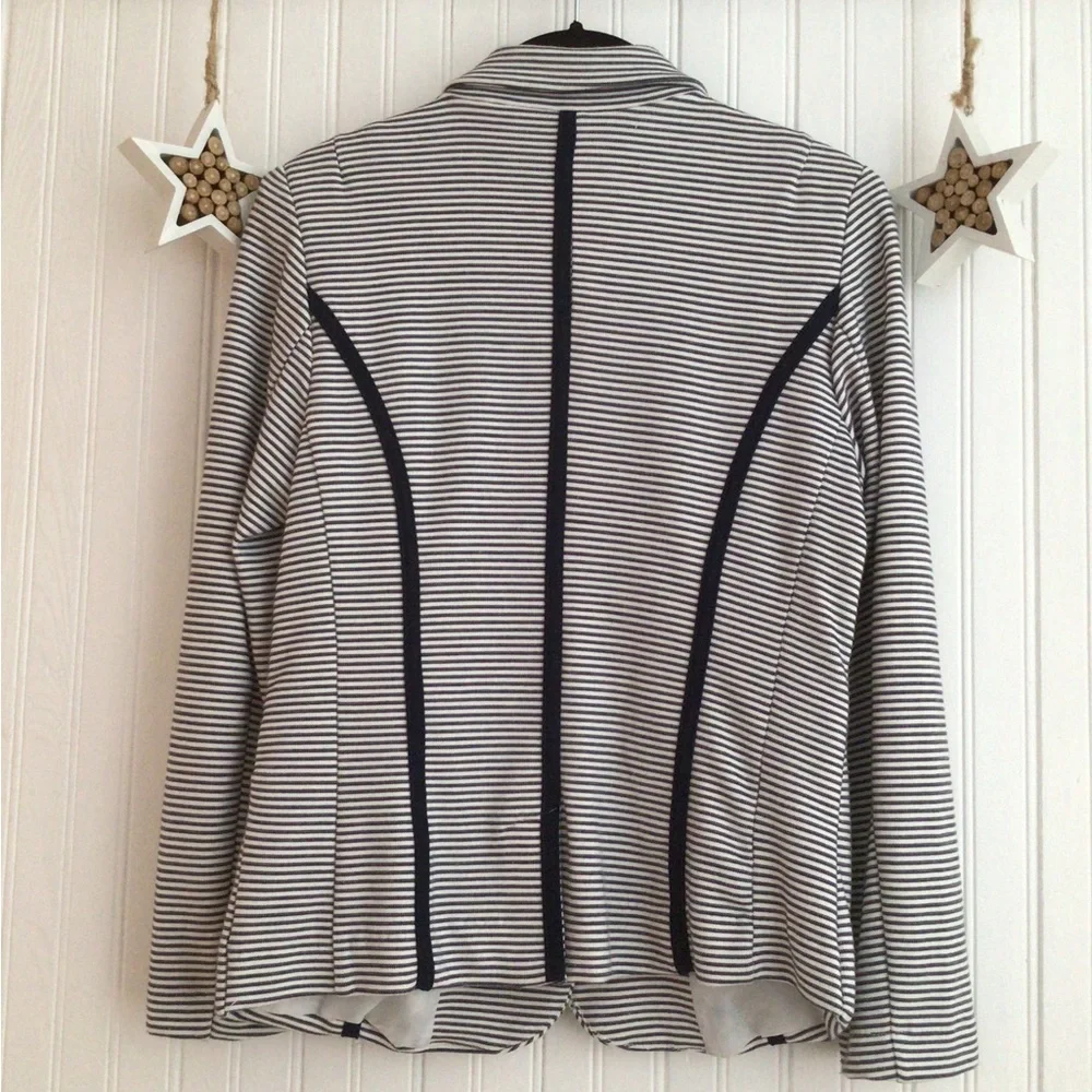 Point Zero🧥Women's Striped Blazer - Black and White - Picture 2 of 4